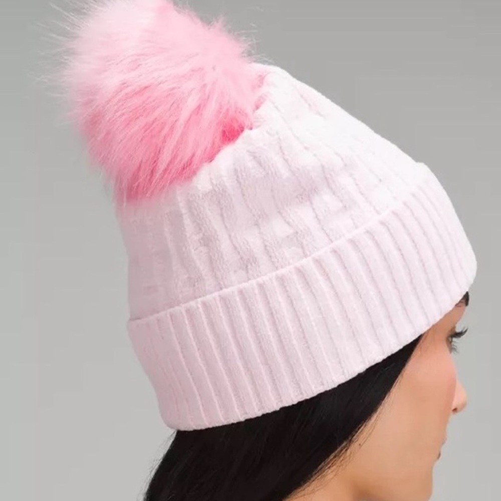 Lululemon Cable Knit Pom Beanie NWT Meadowsweet Pink Rare 🩷